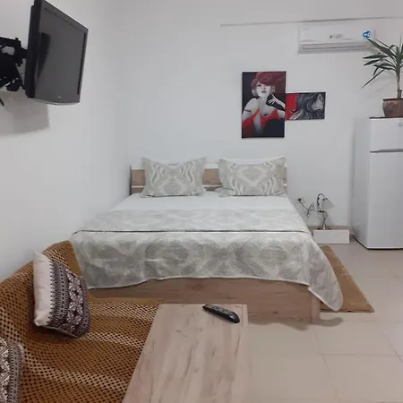 Apartel Safari